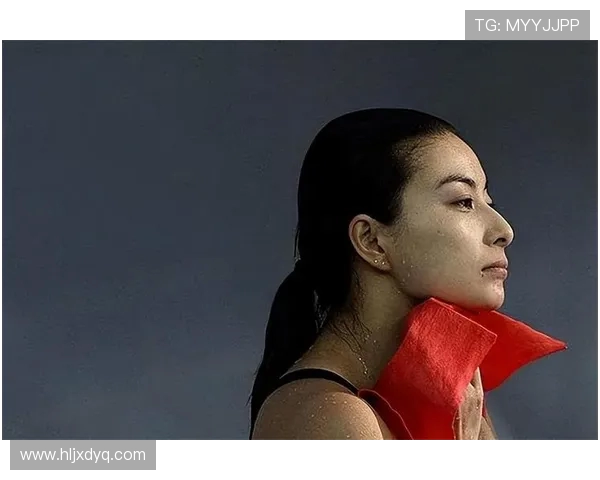 从高空一跃到完美入水探秘跳水运动的力量与优雅之美 从高空一跃到完美入水探秘跳水运动的力量与优雅之美
