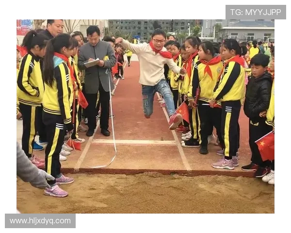 岳阳队足球奋勇争先展雄风打造地方足球文化新高地