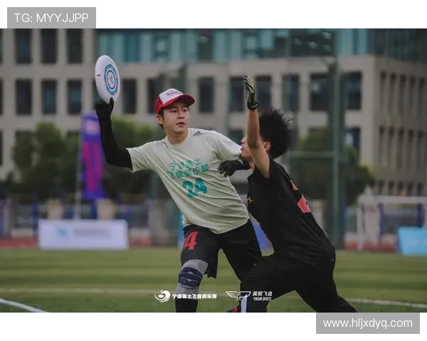 成都飞盘队在攀岩联赛中以61分稳居积分榜首位